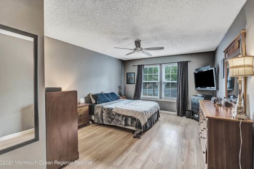 1706 Dahlia Ct, Jackson Twp NJ  08527-4133 exterior