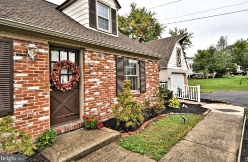 1811 Old Sumneytown Pike, Harleysville, PA 19438-1128