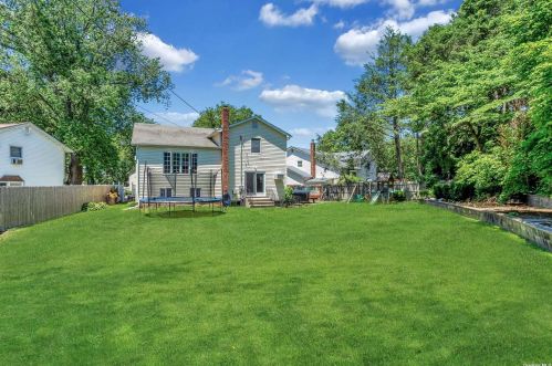 6 Stuart Ct, Huntington Station NY  11746-4237 exterior