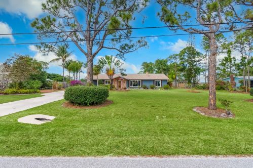 1425 34th St, Palm City, FL 34990-3311