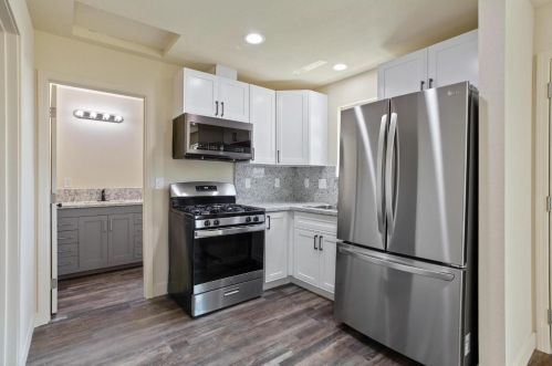 2720 Sparks Way, Modesto CA  95350-1744 exterior