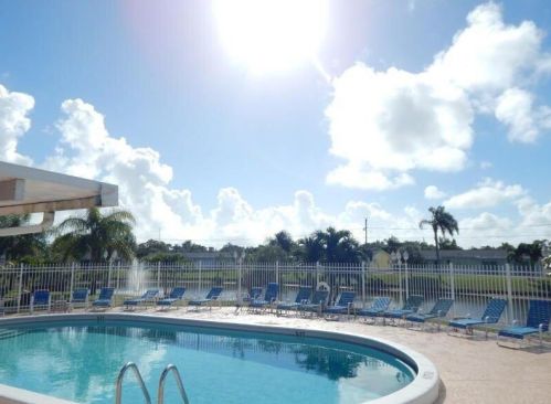2710 Ponce De Leon Blvd, Delray Beach FL  33445-5884 exterior