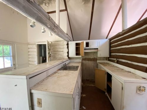 24 Woodside Dr, West Milford Lakes NJ  07480-4247 exterior