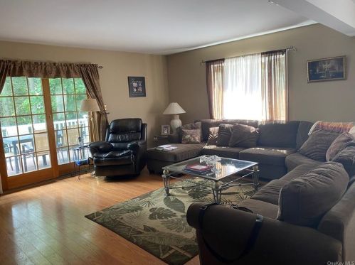 48 Heights Rd, Stony Point NY  10980-1538 exterior