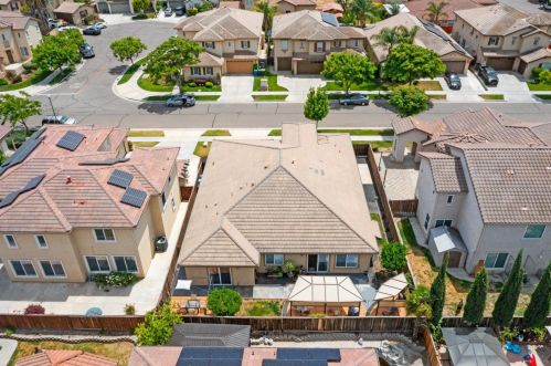 767 Red Barn Pl, Lathrop CA  95330-8975 exterior