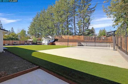 121 Castleford Cir, Danville, CA 94526-3602