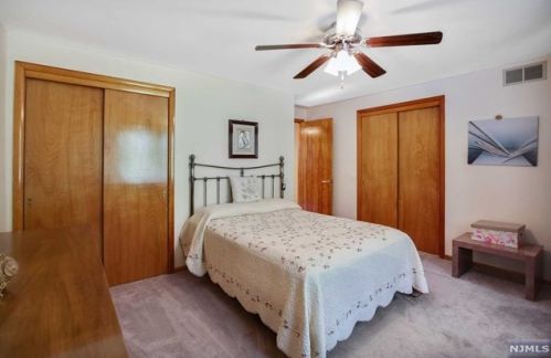 236 Gilbert Ave, Elmwood Park NJ  07407-2813 exterior