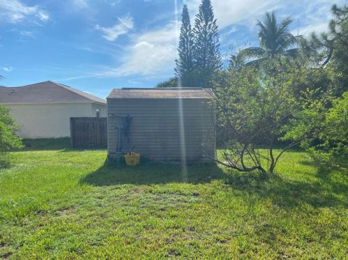 2272 Maslan Ave, Fort Pierce, FL 34952-6729