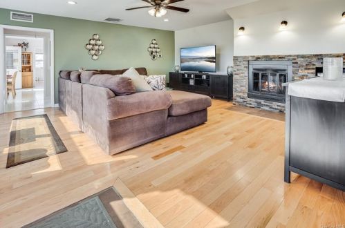 19 Hillcrest Ave, Crotonville NY  10562-1921 exterior