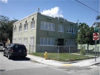 400 9th Ave, Miami, FL 33128-2515