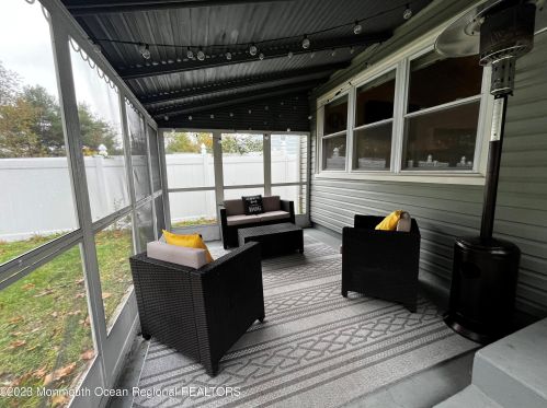 26 Racoon Dr, Hazlet NJ  07730-1418 exterior