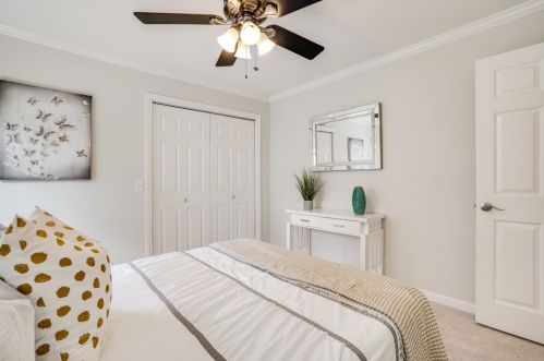 1009 Marsh Rd, Redwood City CA  94063-4431 exterior