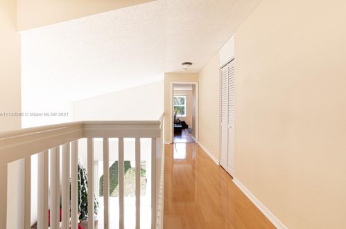 3136 176 Ter, Hollywood FL 33029-5556 exterior