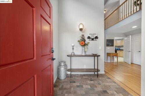 15805 Uvas Rd, Morgan Hill, CA 95037-9495