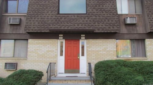 910 Cherry Hill Dr, Poughkeepsie, NY 12603-1746