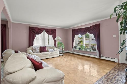 151 Leonard Dr, Bridgeport, CT 06606-1106
