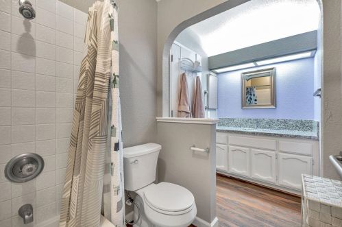 9440 Trenholm Dr, Elk Grove CA  95758-6534 exterior