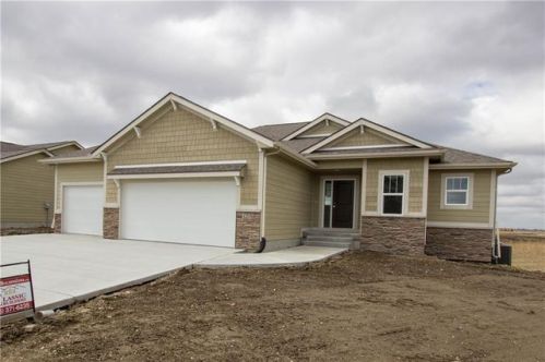 4206 Applewood St, Ankeny, IA 50023
