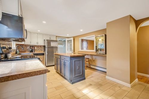 150 Rawson St, Leicester, MA 01524-2018