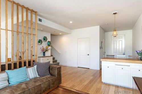 6962 Feldspar Pl, Carlsbad CA  92009-5212 exterior