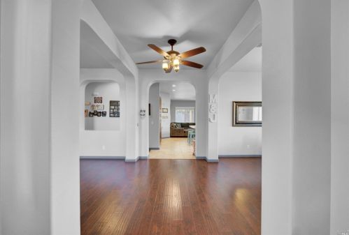 131 Feather Riv Cir, Vacaville CA 95688-8749 exterior