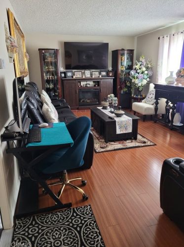 706 Acoma Dr, Long Beach, CA 90746-1003