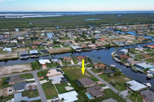3706 2nd St, Cape Coral FL  33991-7622 exterior