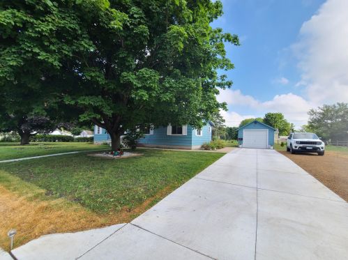 419 3rd Ave, Winnebago, MN 56098-1033