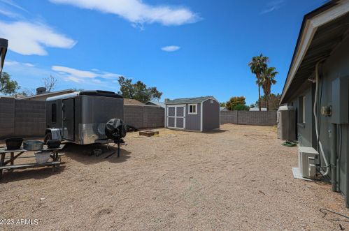 5911 Dailey St, Glendale AZ 85306-4022 exterior