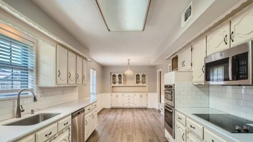 17 Highland Pl, Richardson TX  75081-3500 exterior