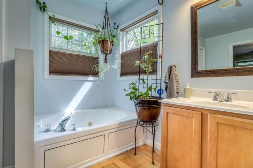 68 Long Pond Rd, Danville NH  03819-3126 exterior