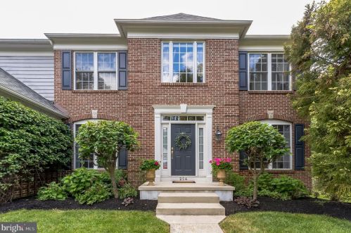 254 Running Water Ct, Prospectville, PA 19002-1175