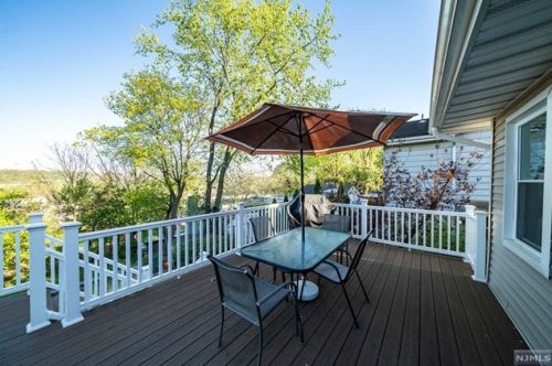 181 Overpeck Ave, Ridgefield Park NJ  07660-1218 exterior