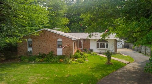 3676 Maplewood Dr, Amelia, OH 45102-1266