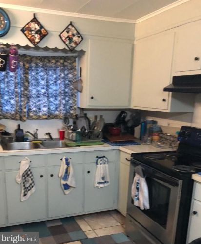 240 South St, Hanover, PA 17331-4908