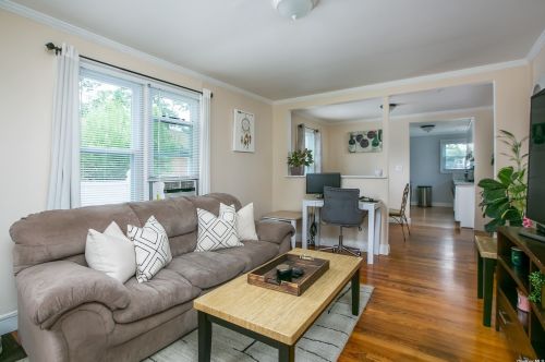 480 Campagnoli Ave, Copiague, NY 11726-2106