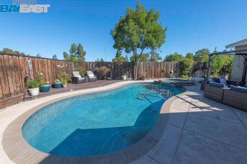 4796 Corwin Ct, Pleasanton CA  94588-3804 exterior