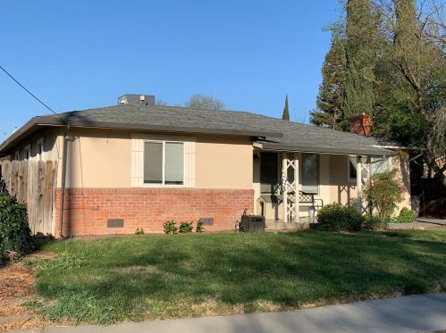 207 College St, Woodland, CA 95695-3417