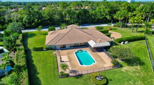 5215 Estates Dr, Delray Beach FL  33445-4385 exterior