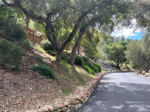 2100 Valley Meadow Dr, Oak View, CA 93022-9562