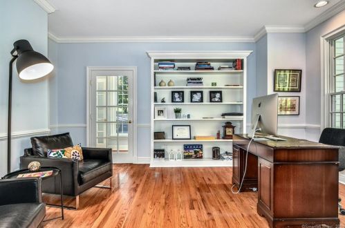 323 Smith Ridge Rd, New Canaan CT  06840-3625 exterior