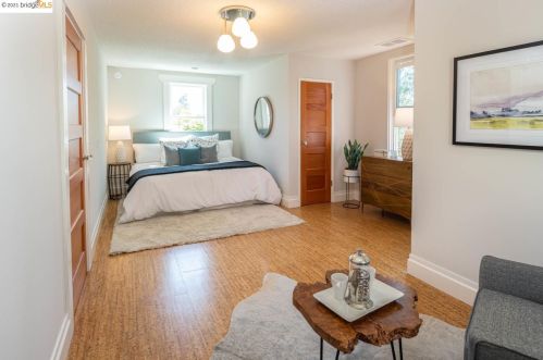 5766 Ayala Ave, Oakland CA 94609-1742 exterior