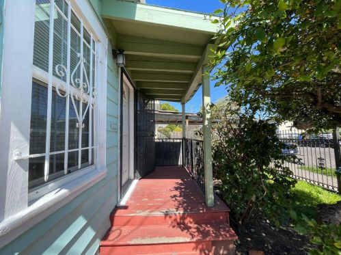 2015 92nd Ave, Oakland, CA 94603-1711
