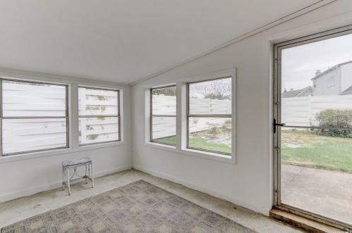 295 Herbert Pl, Bethpage NY  11714-4713 exterior