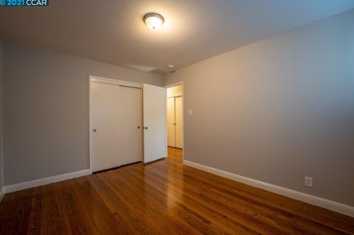 3301 Glenly Rd, Oakland CA  94605-4115 exterior