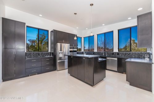 130 Grasshopper Ln, Sedona AZ 86336-4529 exterior