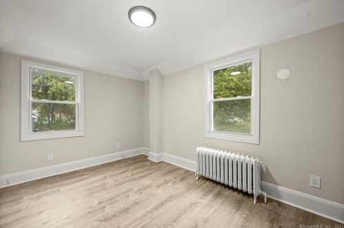 6088 Main St, Bridgeport CT  06611-2438 exterior