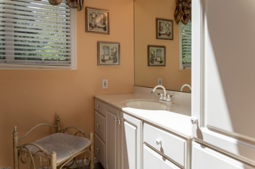 284 Wooley Rd, West Milford Lakes NJ  07480-1006 exterior