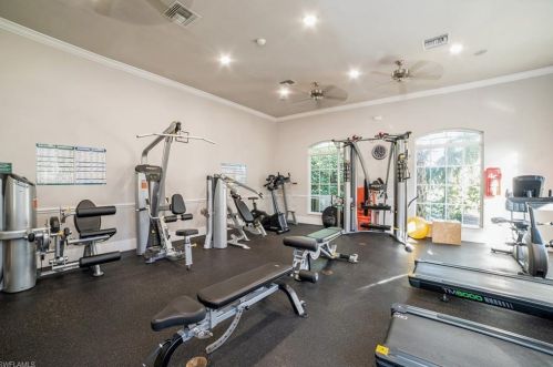 2015 Crestview Way, Naples FL  34119-3336 exterior