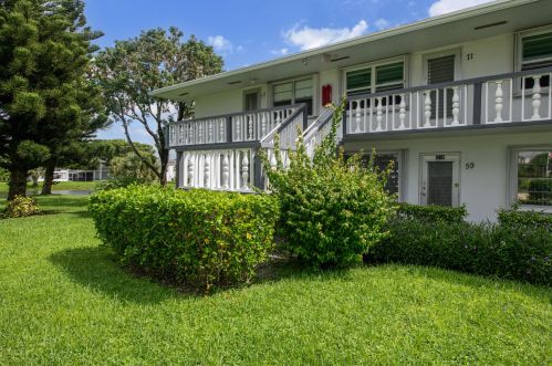 70 Chatham C, West Palm Beach, FL 33417-1812